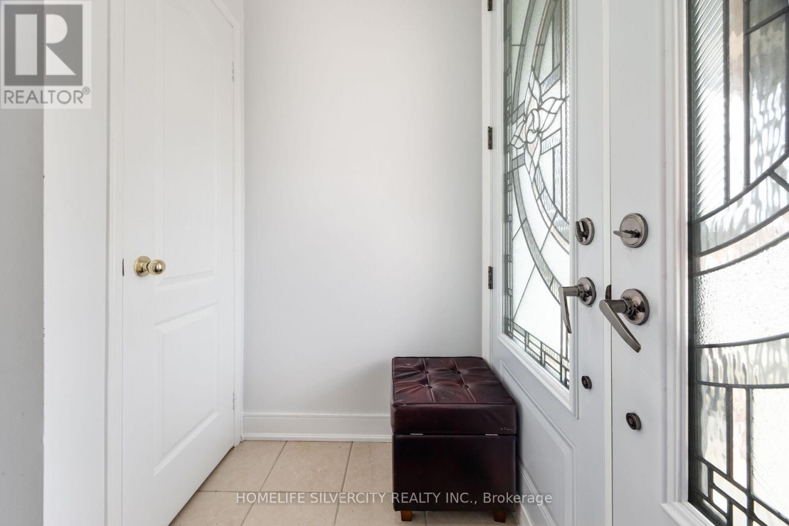 67 Sweet Clover Crescent, Brampton, Ontario  L6R 3A1 - Photo 6 - W13029104