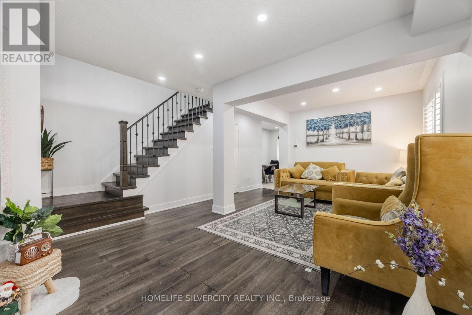 67 Sweet Clover Crescent, Brampton, Ontario  L6R 3A1 - Photo 7 - W13029104