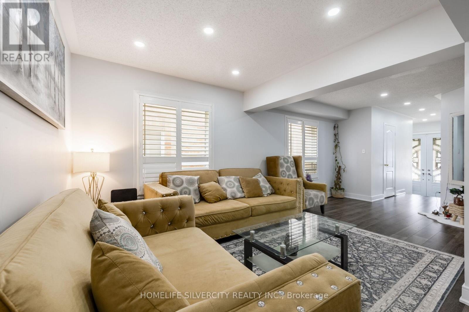 67 Sweet Clover Crescent, Brampton, Ontario  L6R 3A1 - Photo 9 - W13029104