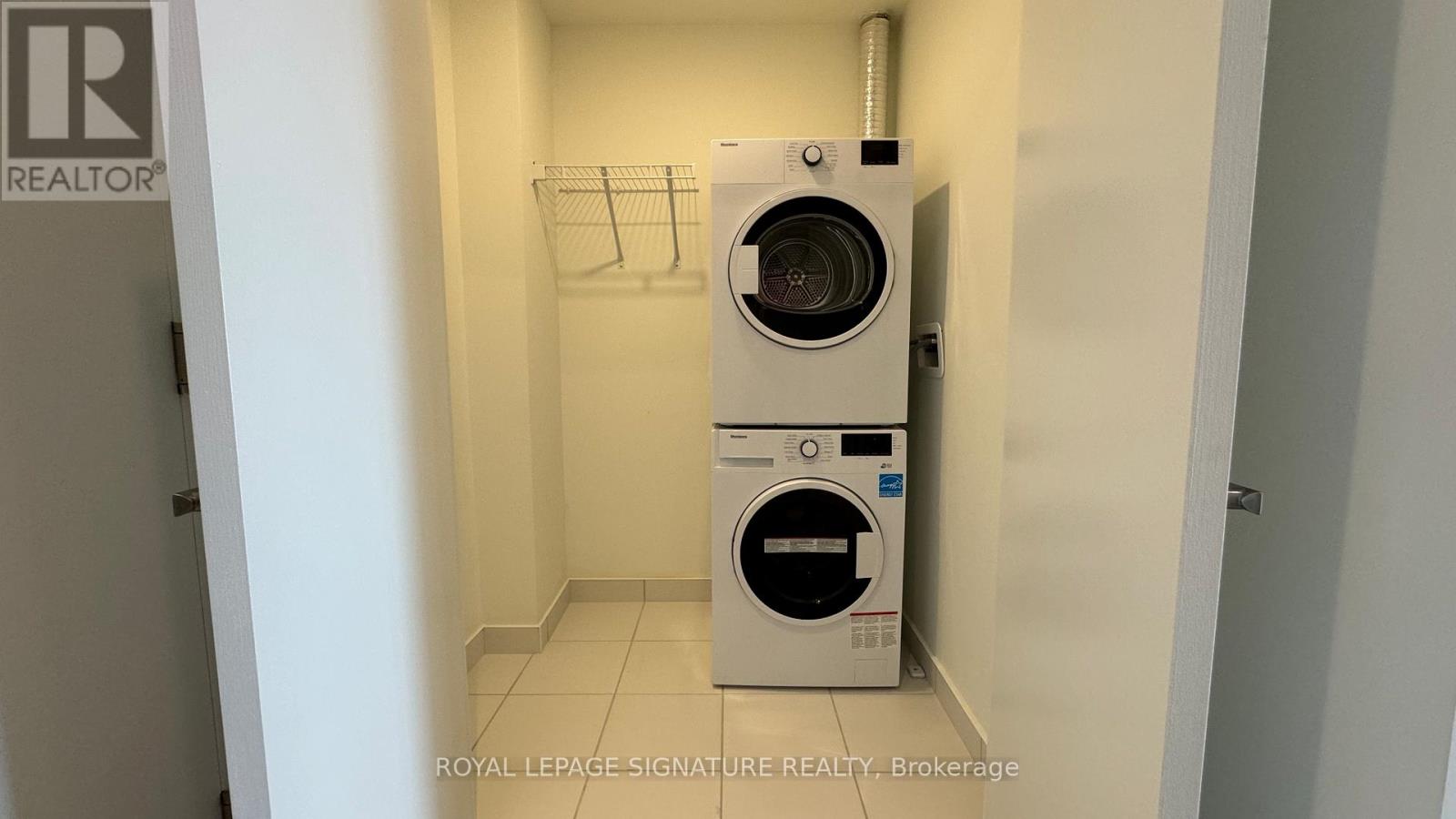 1502 - 28 Ann Street, Mississauga, Ontario  L5G 0E1 - Photo 2 - W13029154