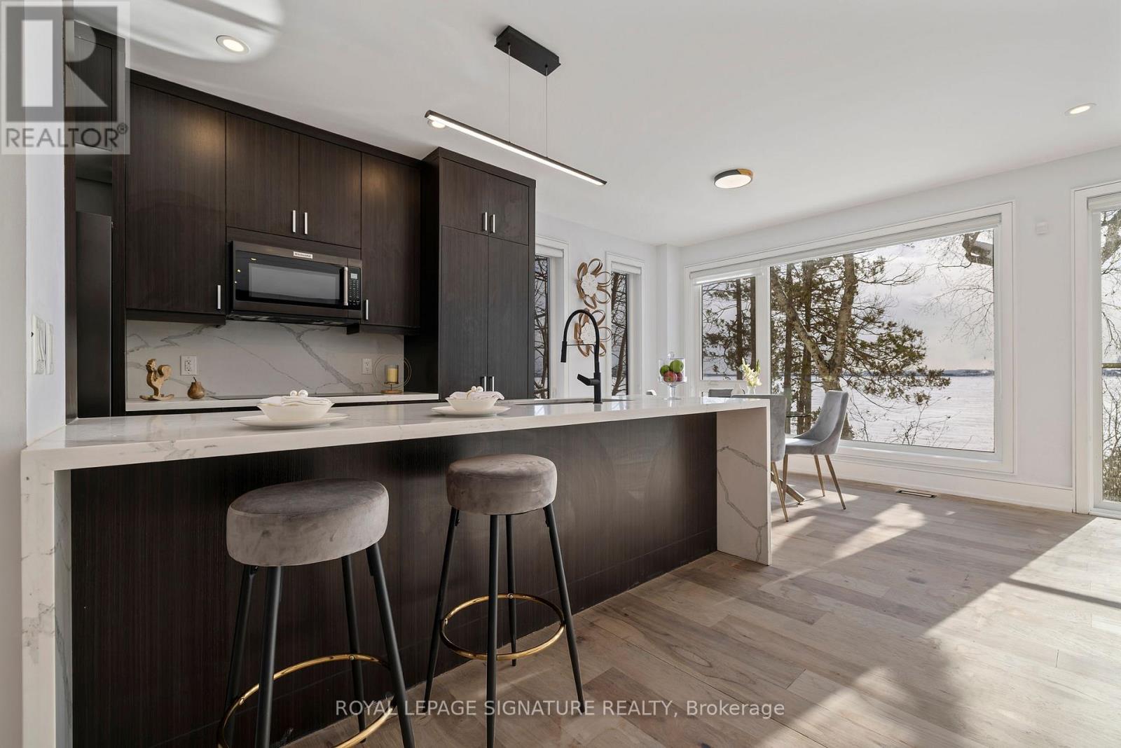 290 North Shore Boulevard E, Burlington, Ontario  L7T 1W9 - Photo 7 - W13029166