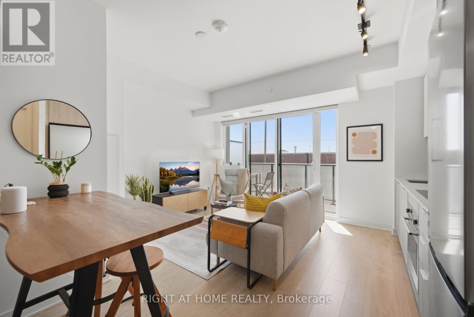 204 - 36 Zorra Street, Toronto, Ontario  M8Z 0G5 - Photo 4 - W13029172