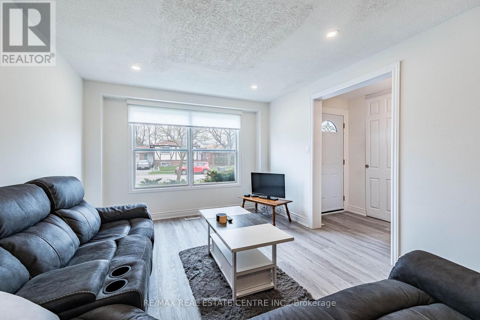 11 Kirkland Road, Brampton, Ontario  L6V 2W5 - Photo 5 - W13029208