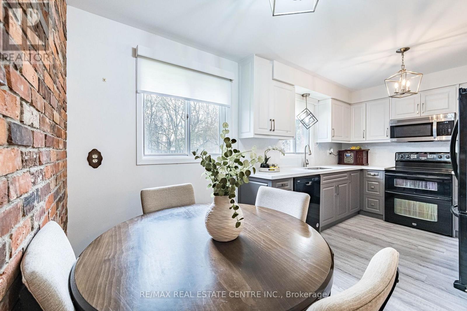 11 Kirkland Road, Brampton, Ontario  L6V 2W5 - Photo 9 - W13029208