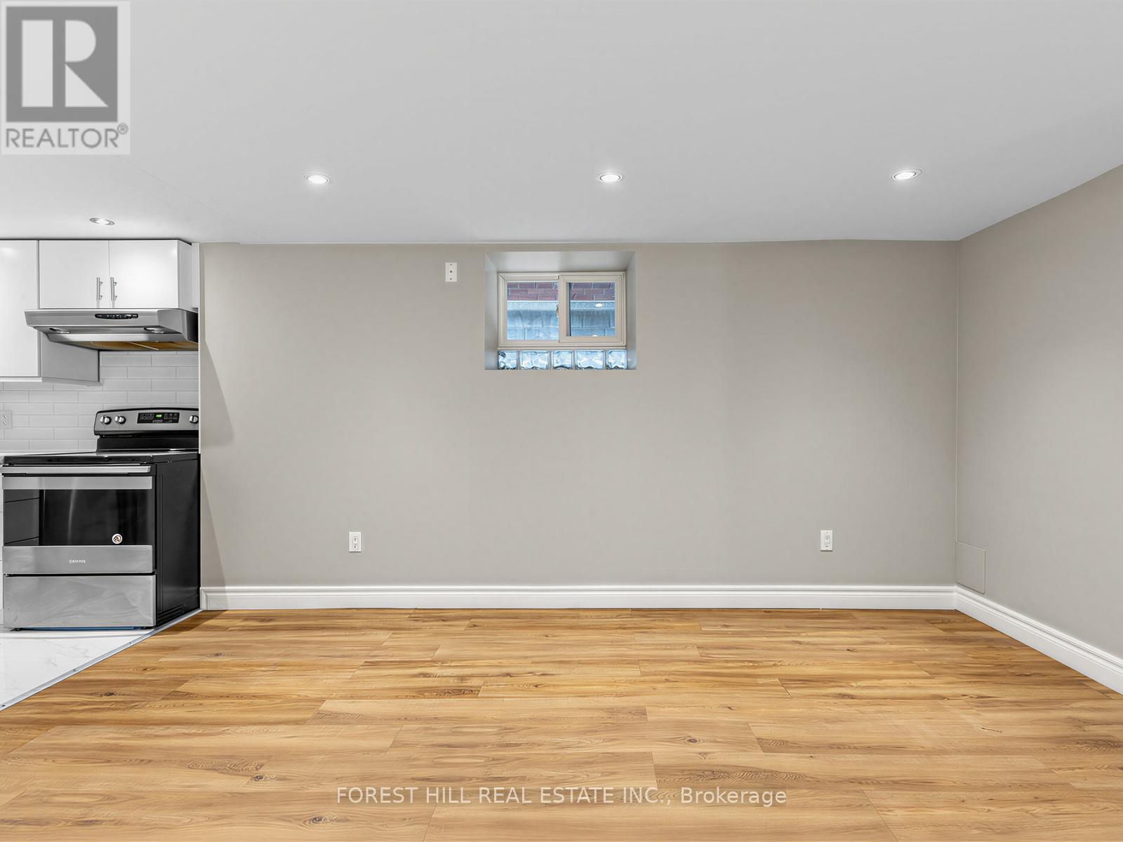 Lower - 12 Salem Avenue, Toronto, Ontario  M6H 3C1 - Photo 10 - W13029234