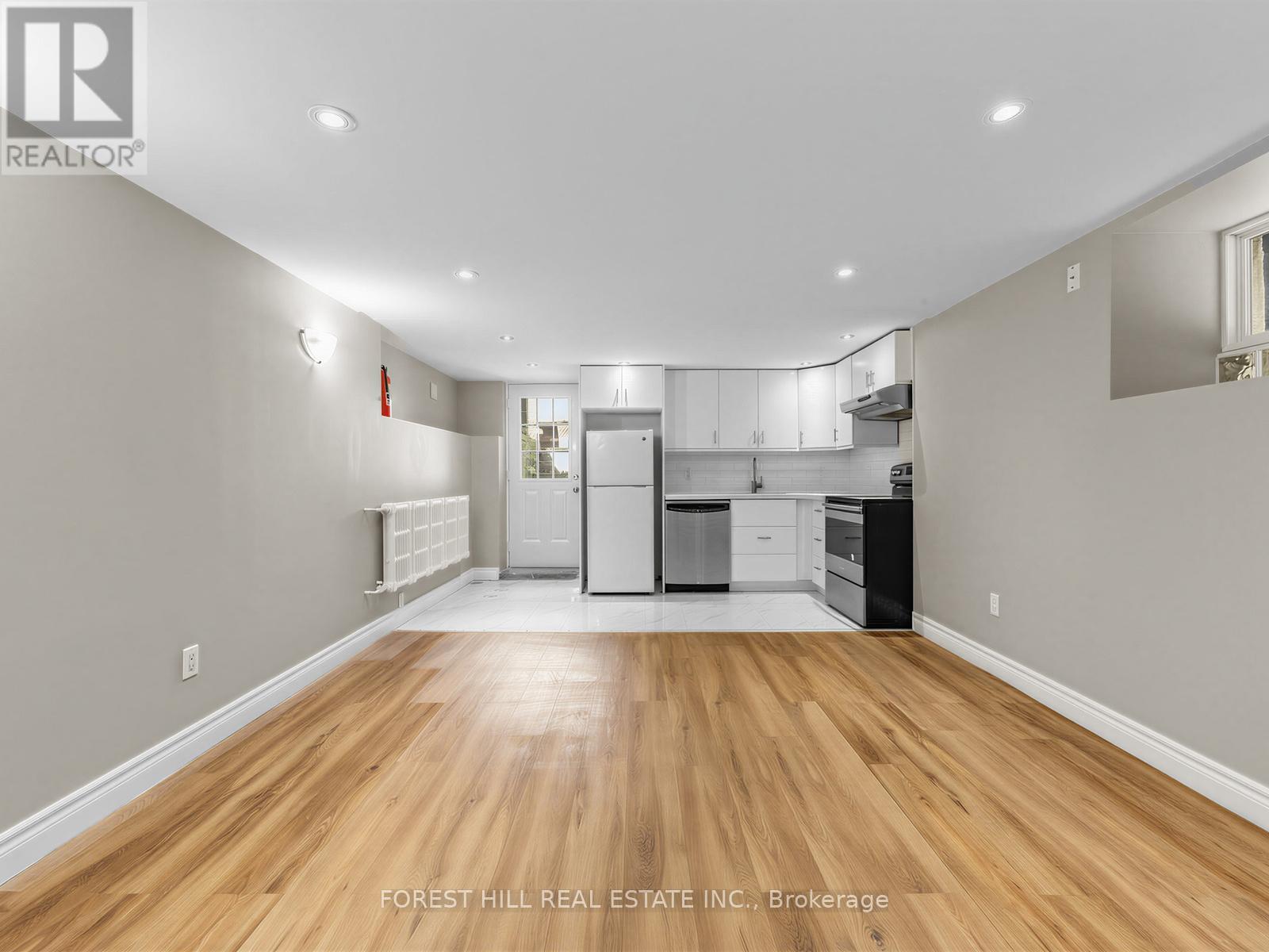 Lower - 12 Salem Avenue, Toronto, Ontario  M6H 3C1 - Photo 12 - W13029234