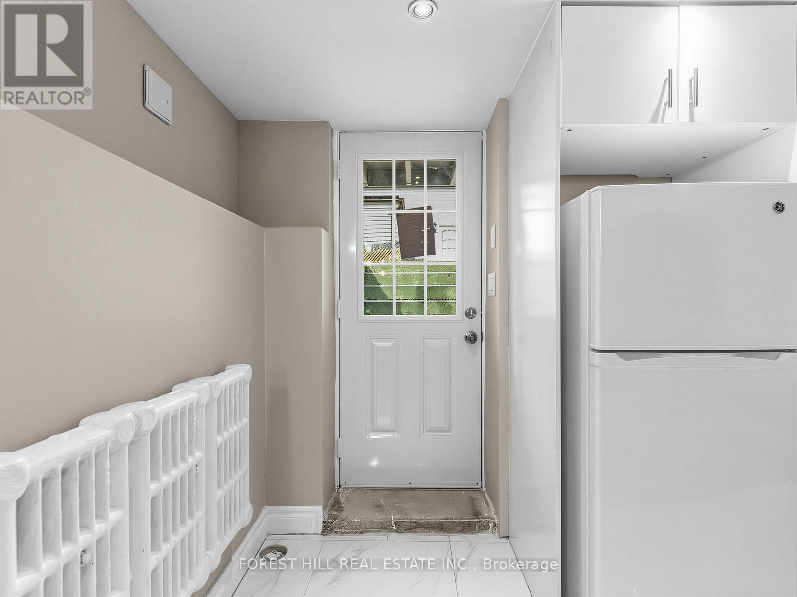 Lower - 12 Salem Avenue, Toronto, Ontario  M6H 3C1 - Photo 2 - W13029234