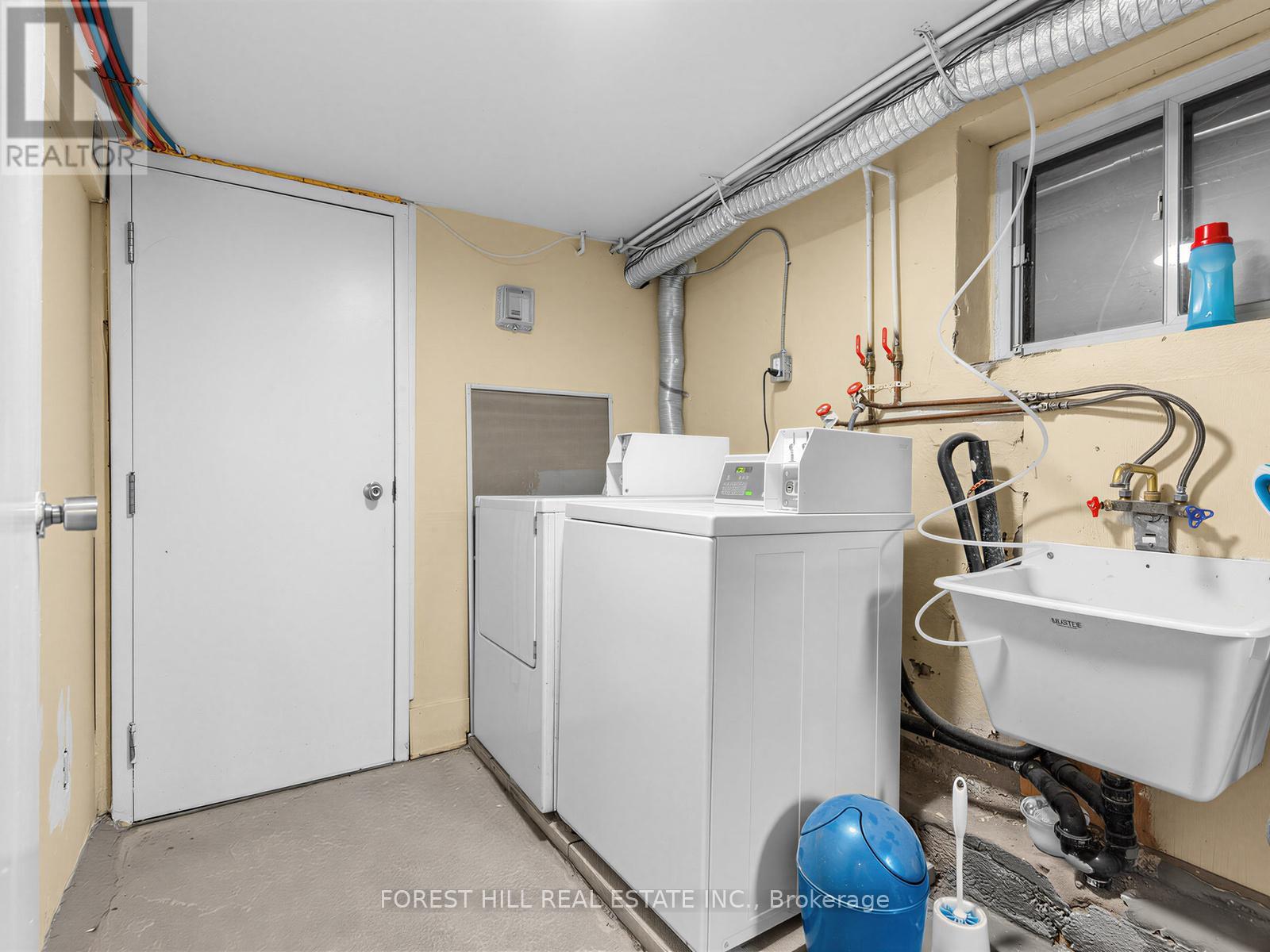 Lower - 12 Salem Avenue, Toronto, Ontario  M6H 3C1 - Photo 23 - W13029234