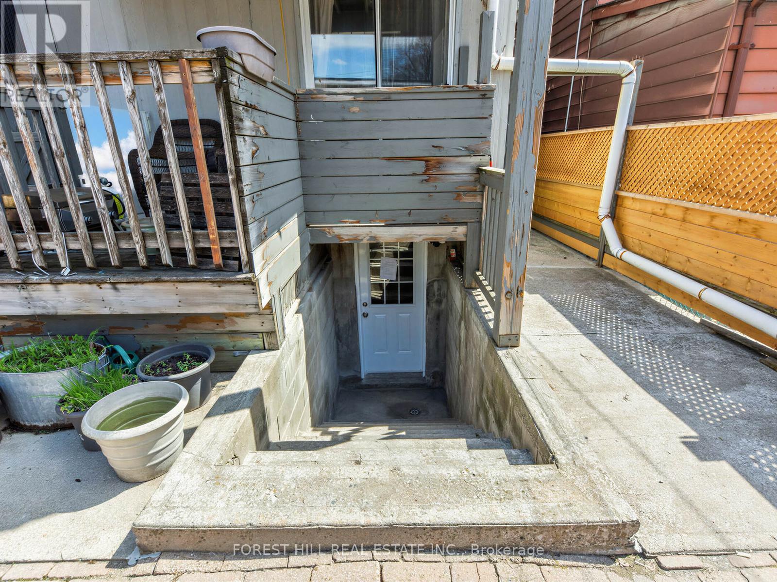 Lower - 12 Salem Avenue, Toronto, Ontario  M6H 3C1 - Photo 24 - W13029234