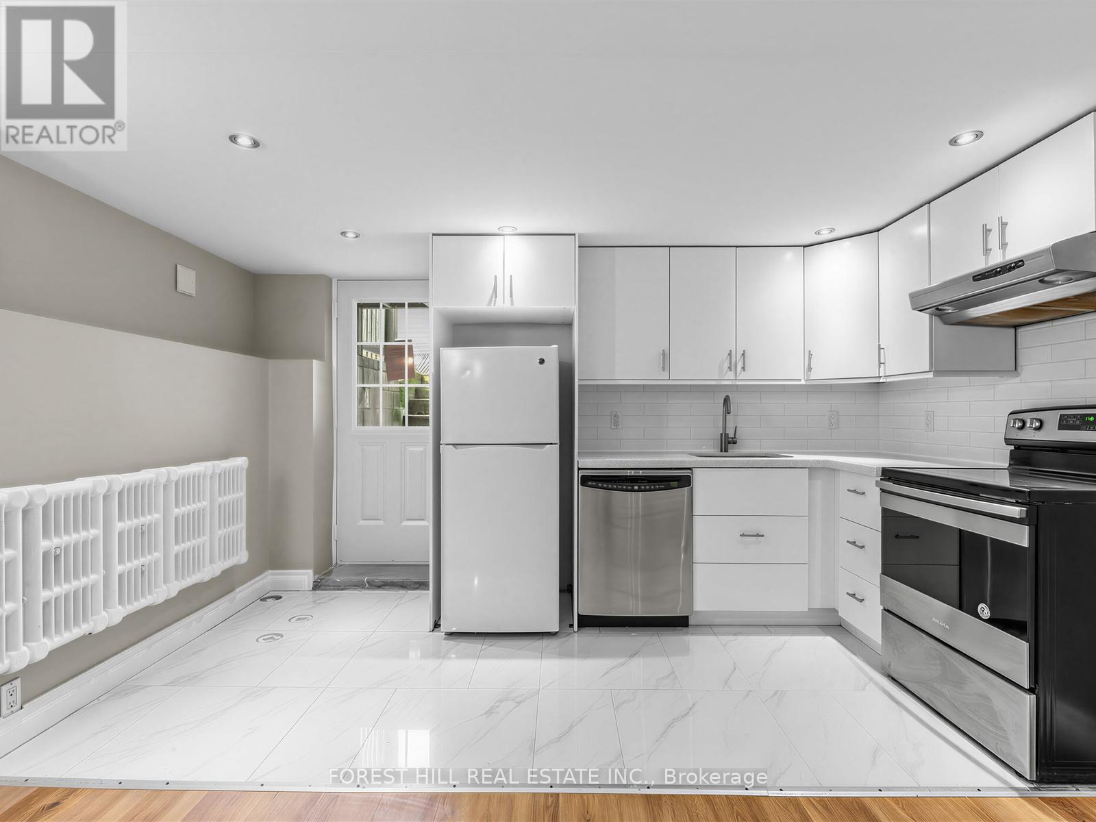 Lower - 12 Salem Avenue, Toronto, Ontario  M6H 3C1 - Photo 3 - W13029234