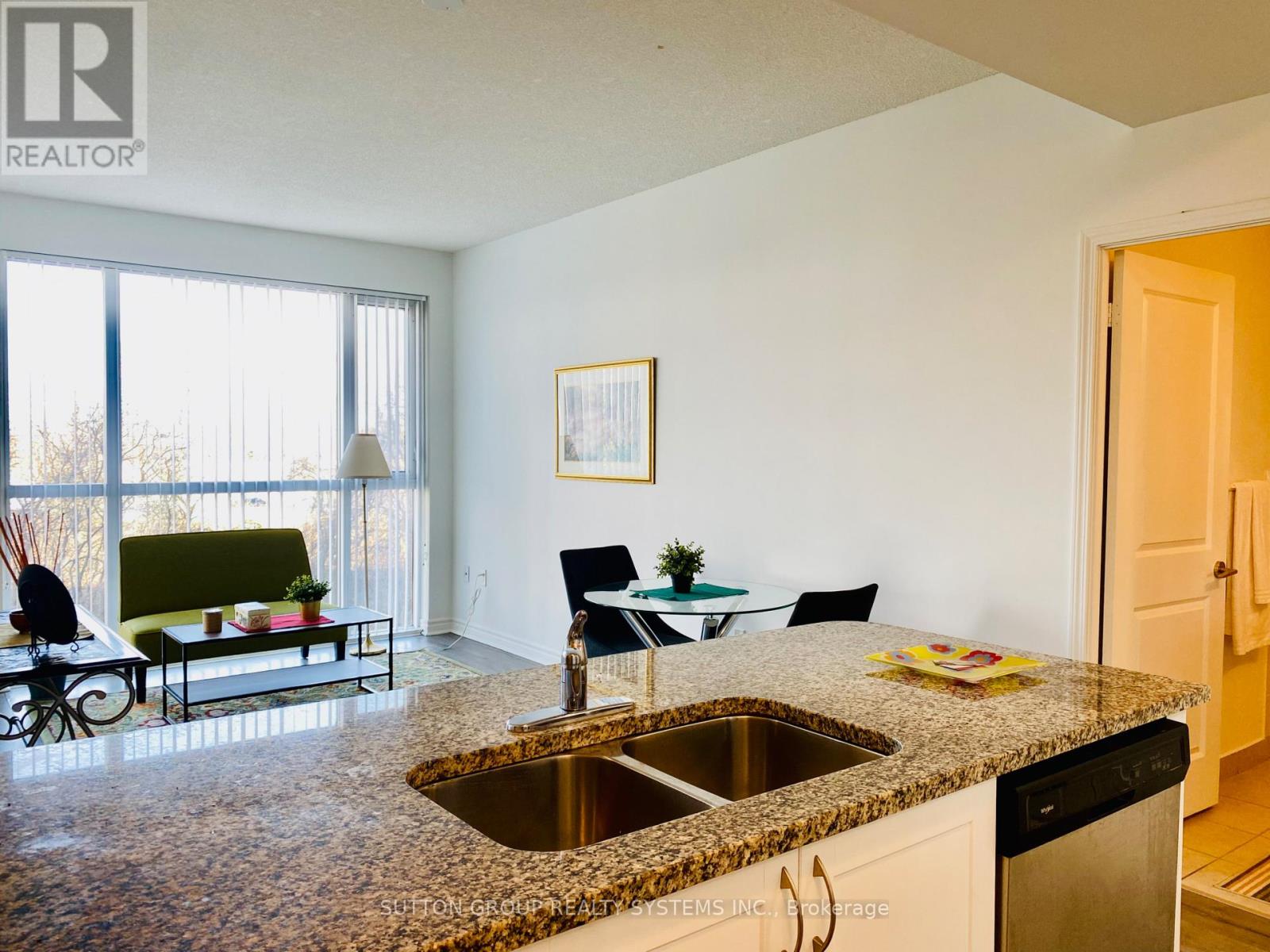 301 - 349 Rathburn Road W, Mississauga, Ontario  L5B 0K6 - Photo 12 - W13029276