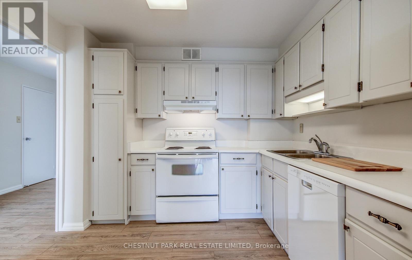 812 - 1400 Dixie Road, Mississauga, Ontario  L5E 3E1 - Photo 13 - W13029286