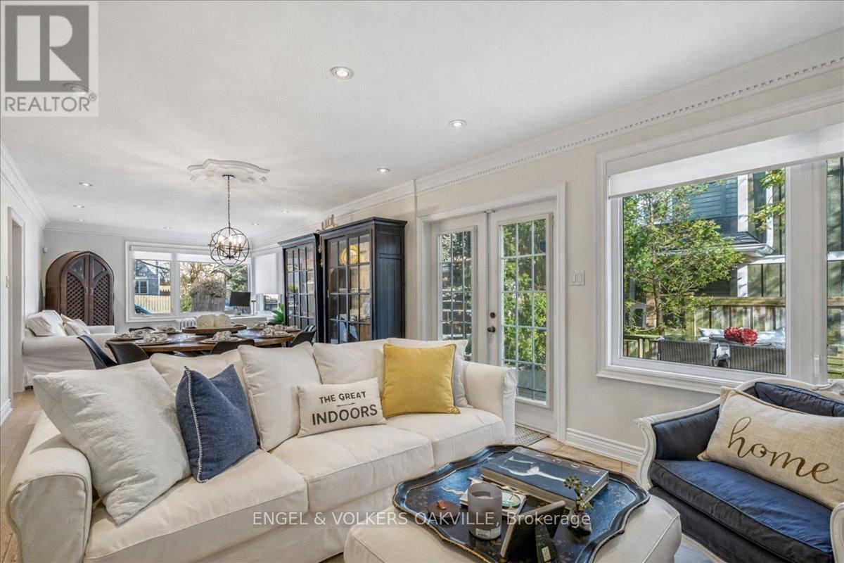 38 John Street S, Mississauga, Ontario  L5H 2E6 - Photo 13 - W13029336