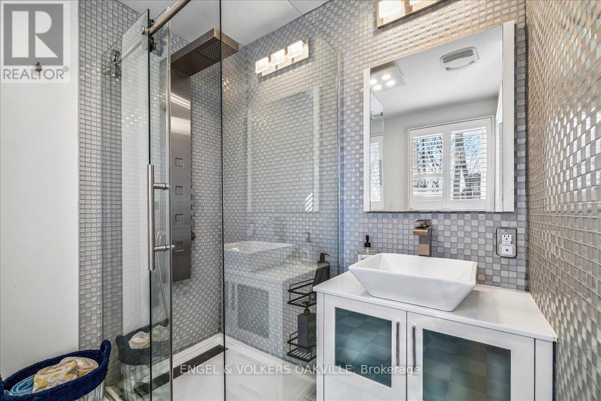 38 John Street S, Mississauga, Ontario  L5H 2E6 - Photo 19 - W13029336