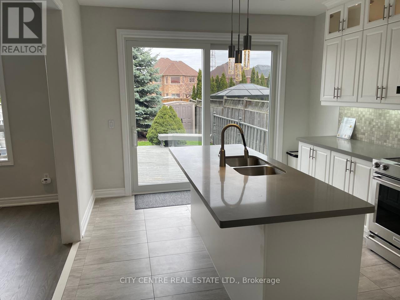 4777 Glasshill Grove, Mississauga, Ontario  L5M 7R6 - Photo 10 - W13029346