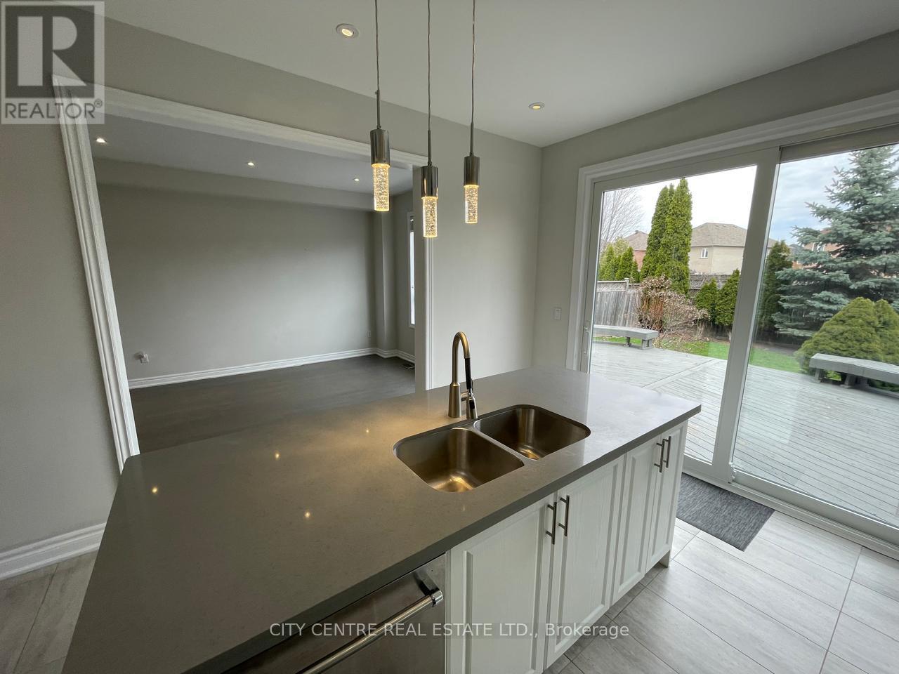 4777 Glasshill Grove, Mississauga, Ontario  L5M 7R6 - Photo 19 - W13029346