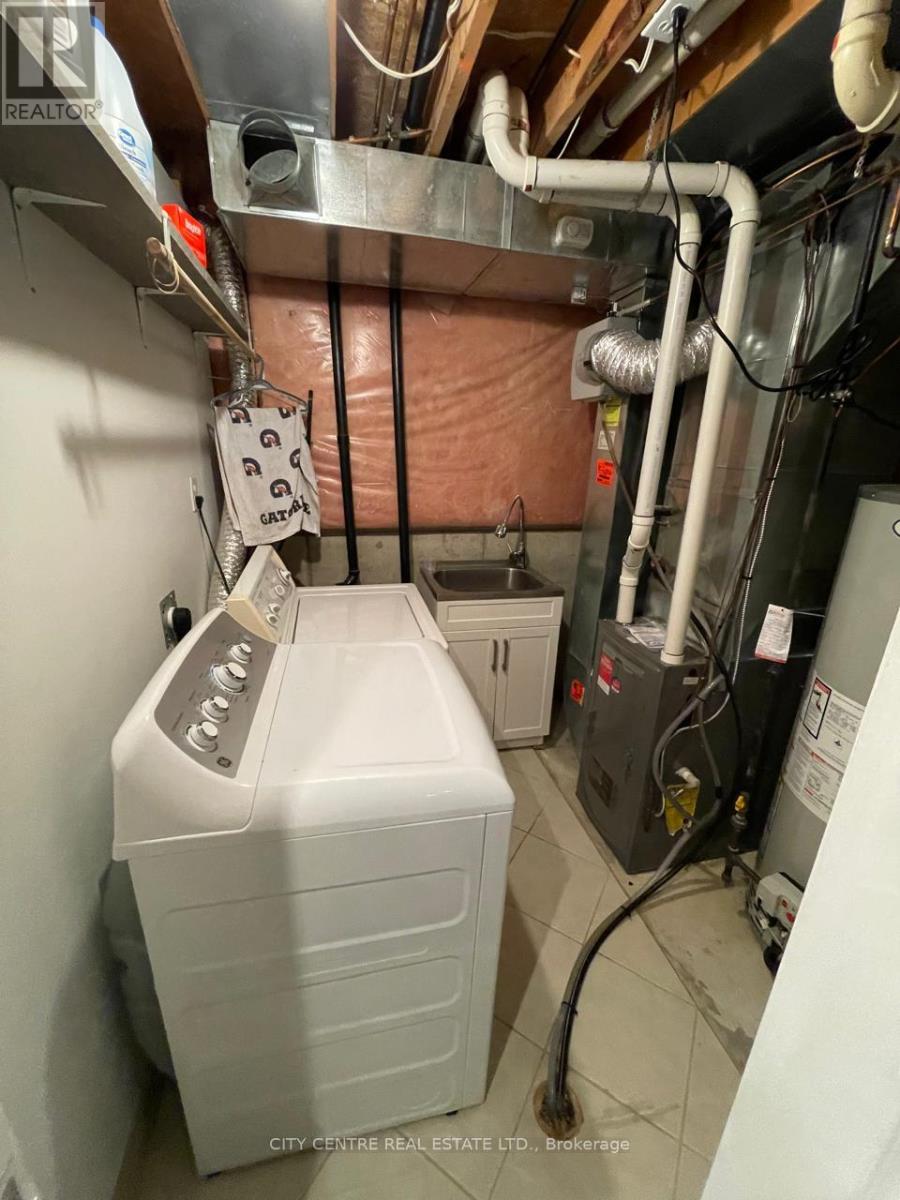 4777 Glasshill Grove, Mississauga, Ontario  L5M 7R6 - Photo 24 - W13029346