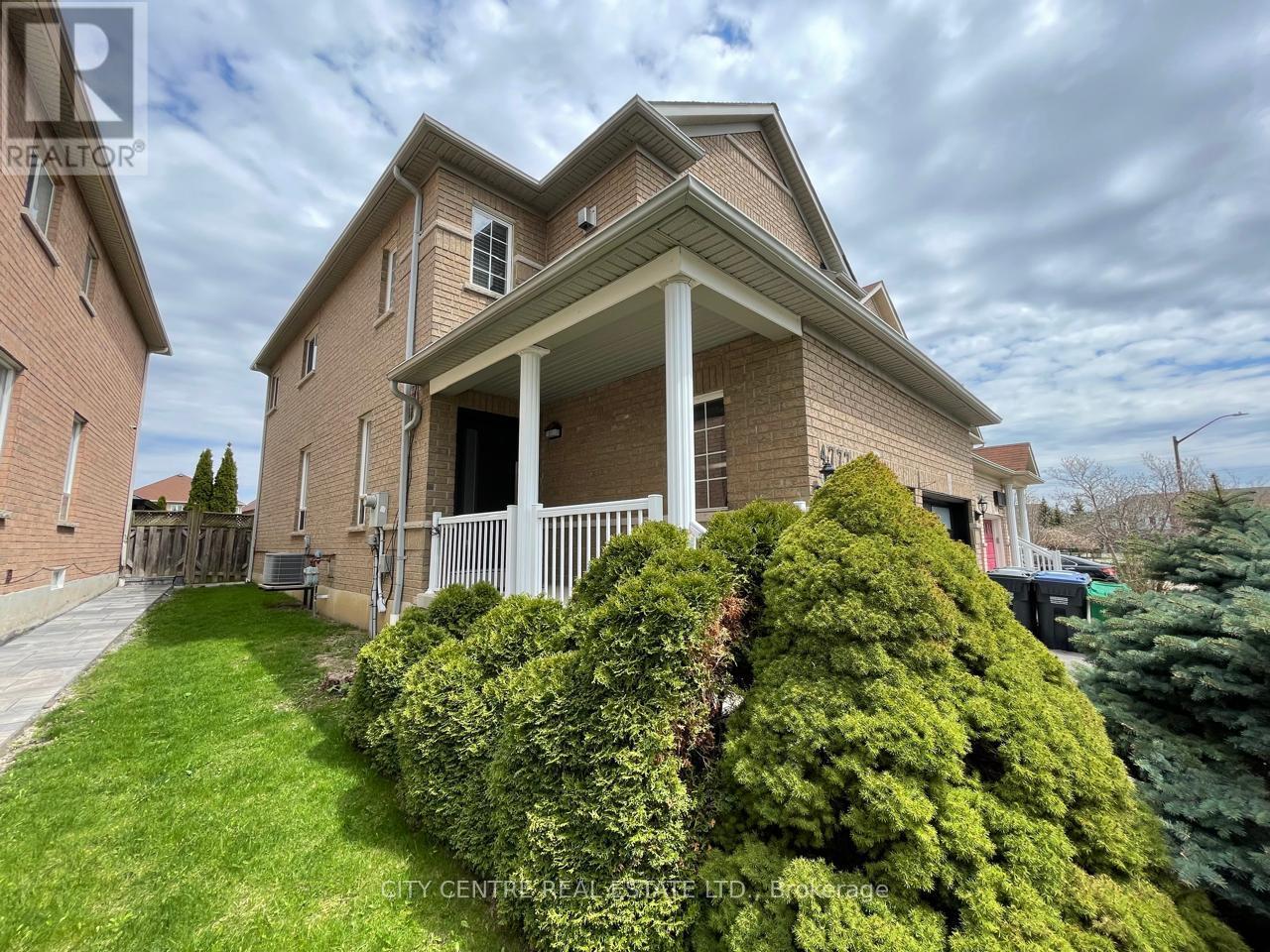 4777 Glasshill Grove, Mississauga, Ontario  L5M 7R6 - Photo 3 - W13029346