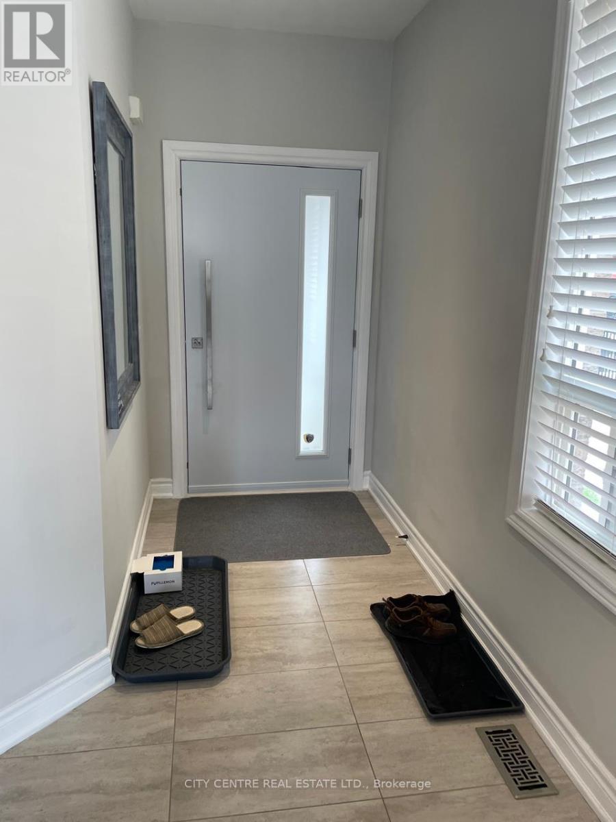 4777 Glasshill Grove, Mississauga, Ontario  L5M 7R6 - Photo 6 - W13029346