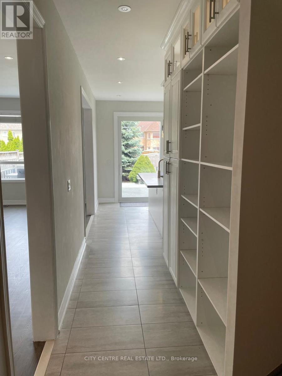 4777 Glasshill Grove, Mississauga, Ontario  L5M 7R6 - Photo 9 - W13029346