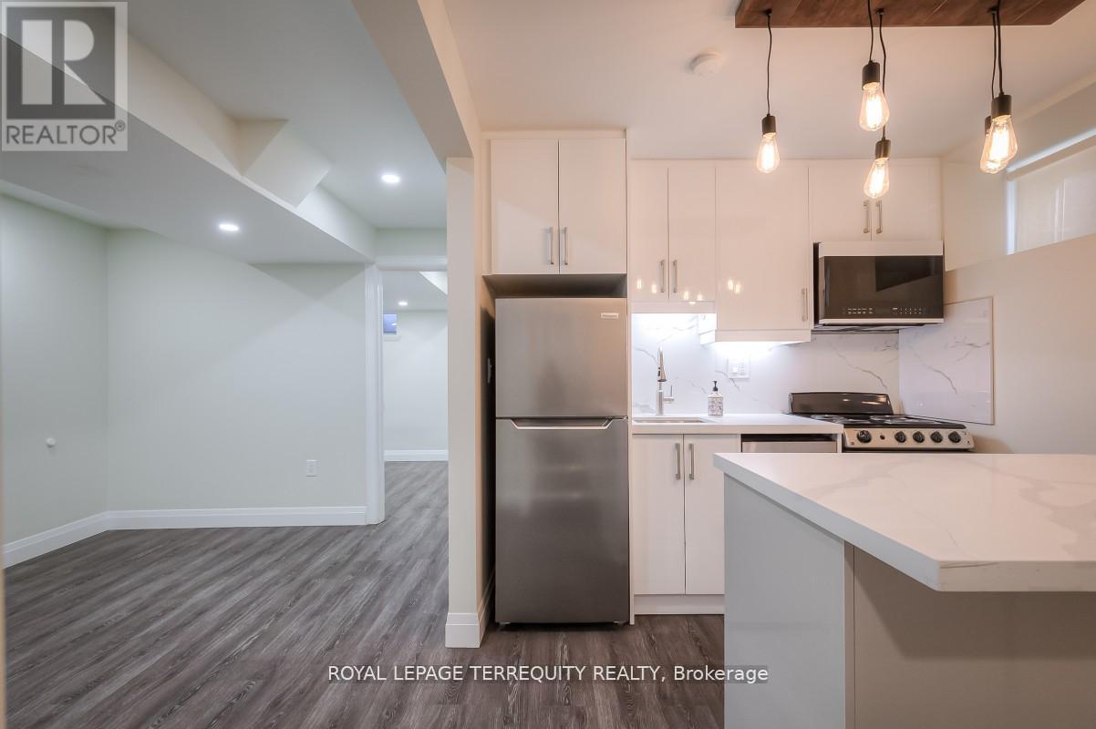 5 - 135 JANE STREET, Toronto, Ontario