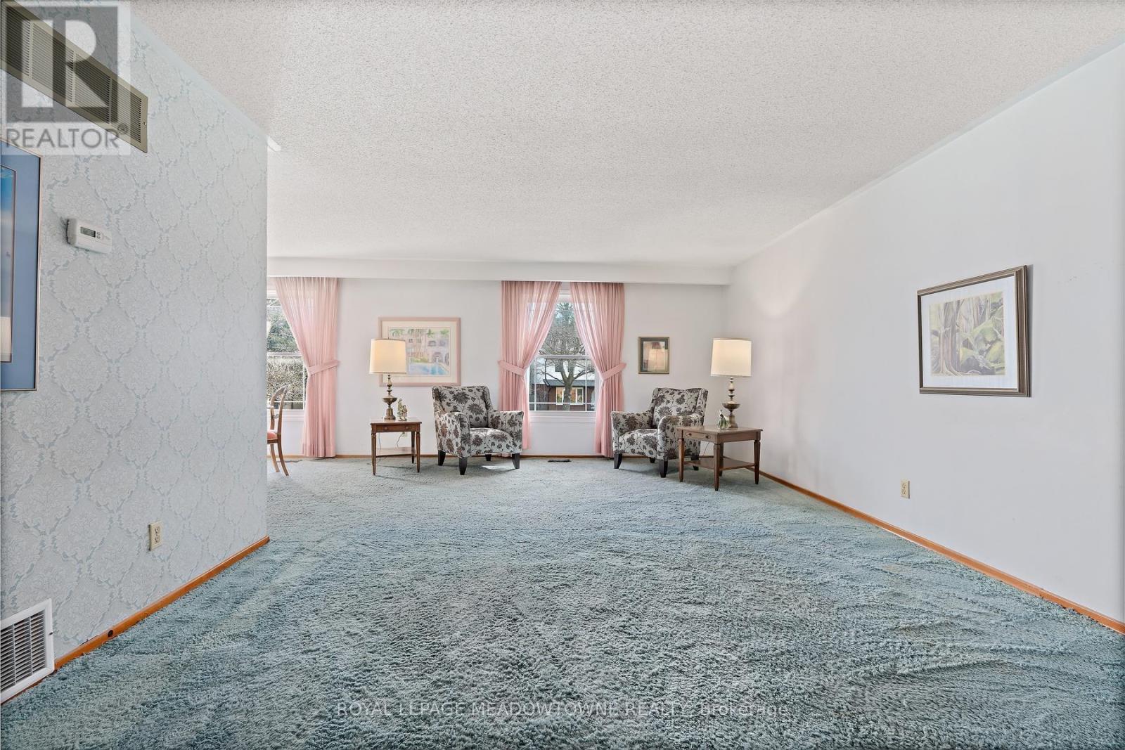 82 Mary Street, Halton Hills, Ontario  L7G 4V6 - Photo 11 - W13029446