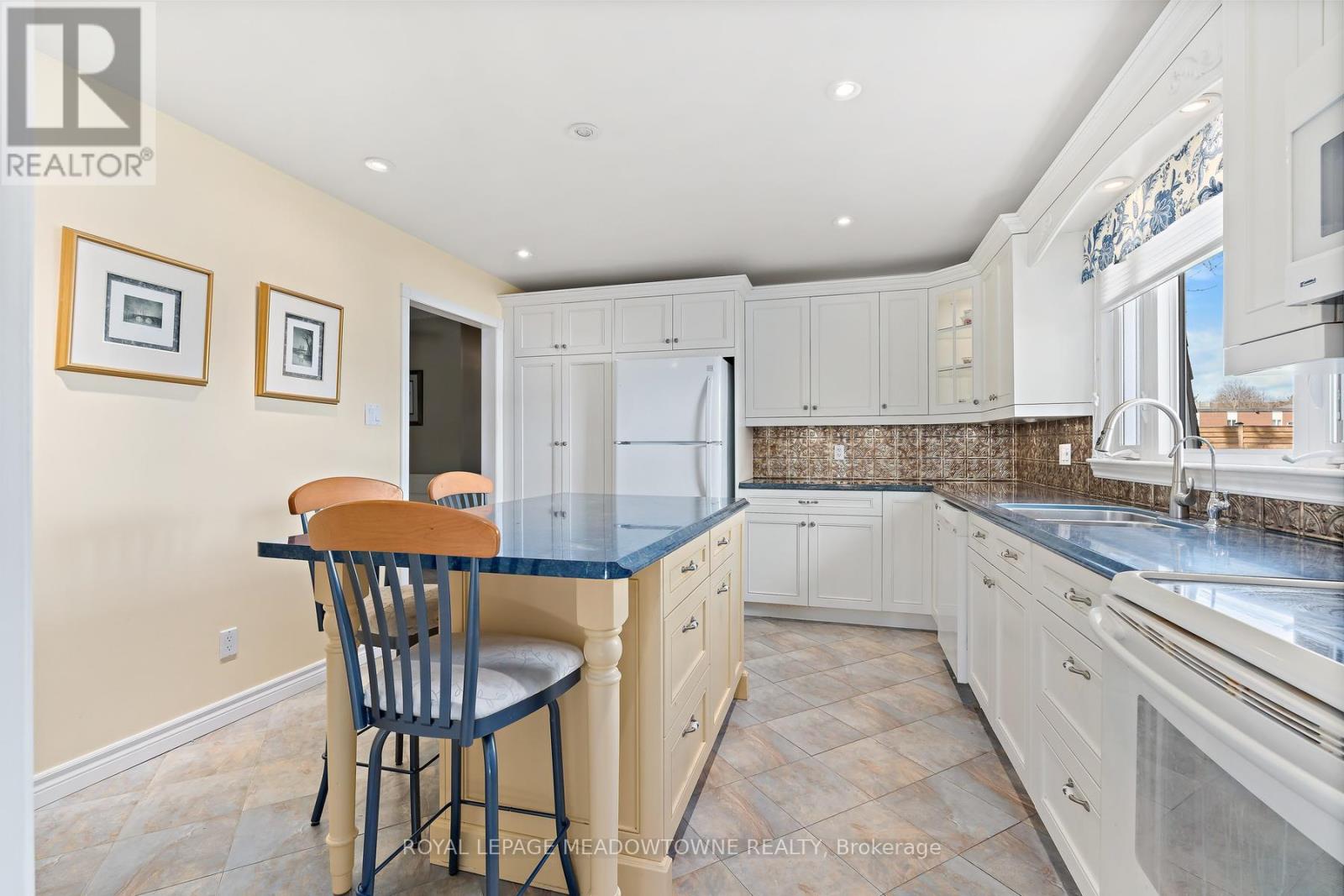 82 Mary Street, Halton Hills, Ontario  L7G 4V6 - Photo 16 - W13029446