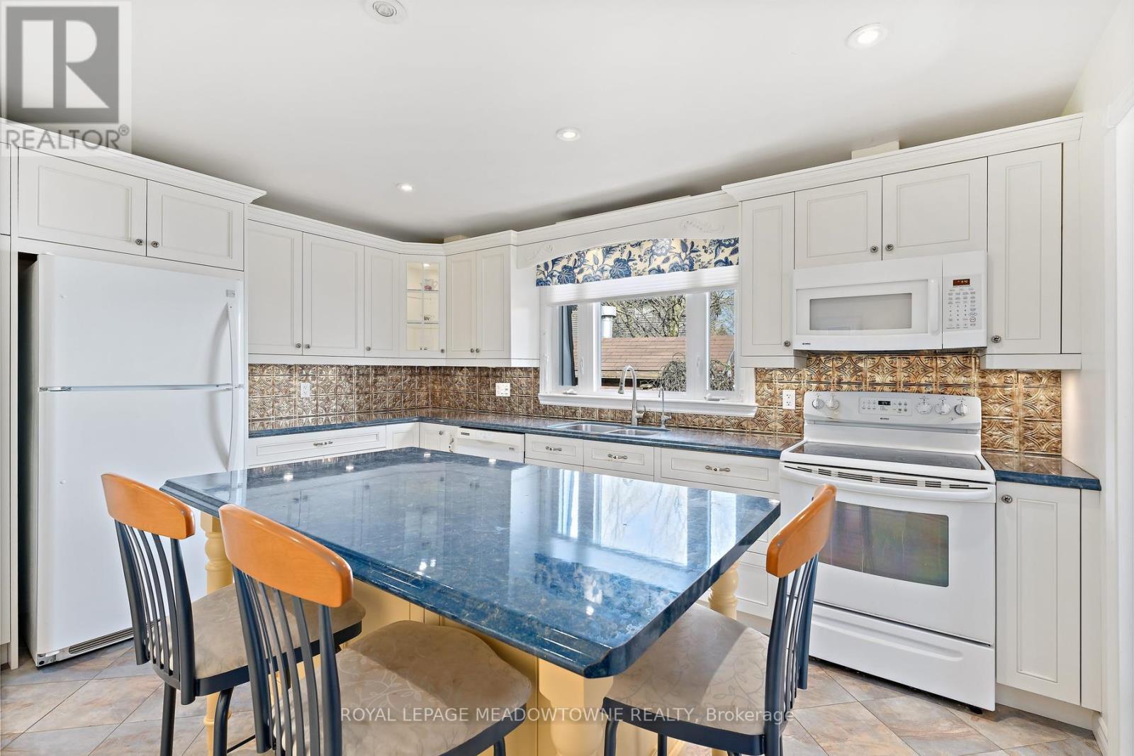 82 Mary Street, Halton Hills, Ontario  L7G 4V6 - Photo 17 - W13029446