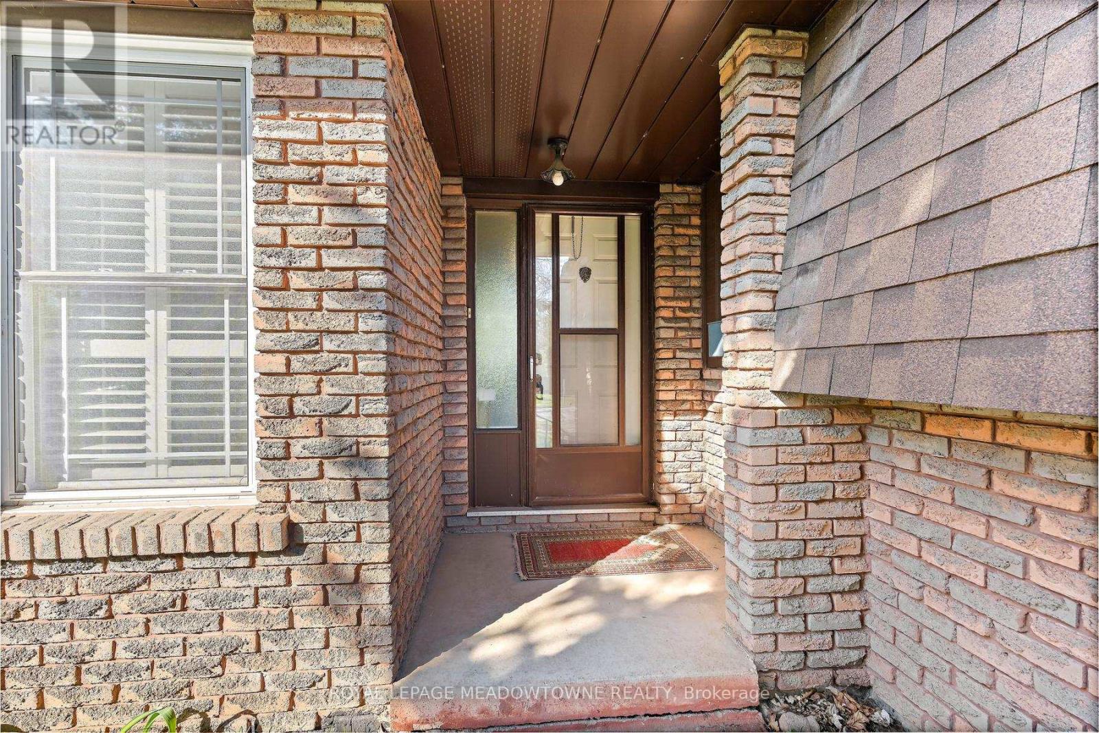 82 Mary Street, Halton Hills, Ontario  L7G 4V6 - Photo 4 - W13029446