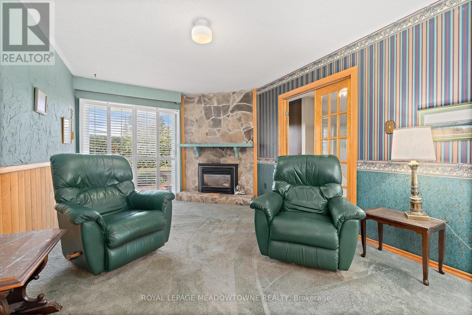 82 Mary Street, Halton Hills, Ontario  L7G 4V6 - Photo 8 - W13029446