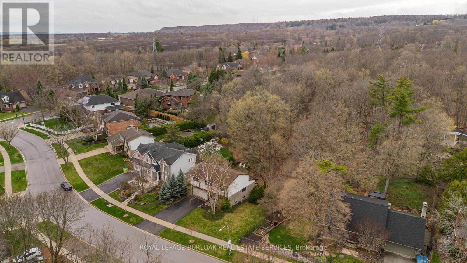 1141 Crofton Way, Burlington, Ontario  L7P 3A8 - Photo 2 - W13029448