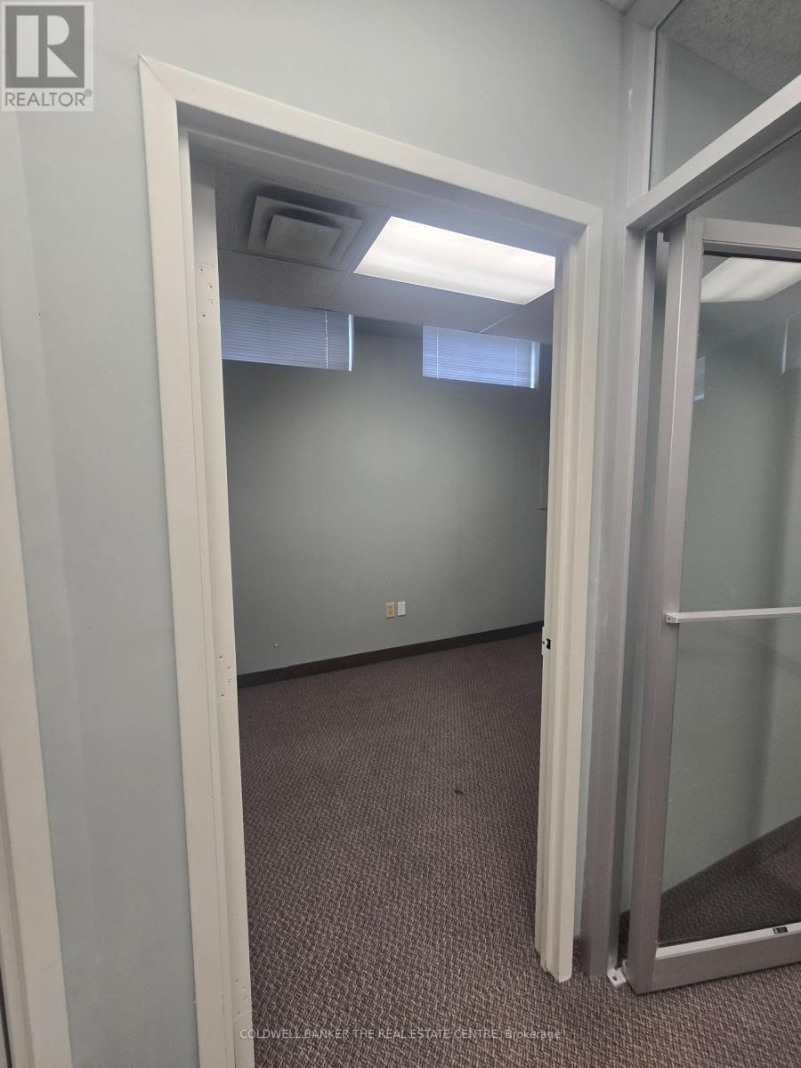 12/102 - 5045 Orbitor Drive, Mississauga, Ontario  L4W 4Y4 - Photo 3 - W13029460