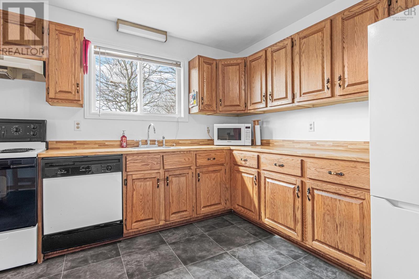 56 Merrimac Drive, Dartmouth, Nova Scotia  B2W 4P8 - Photo 5 - 202608207