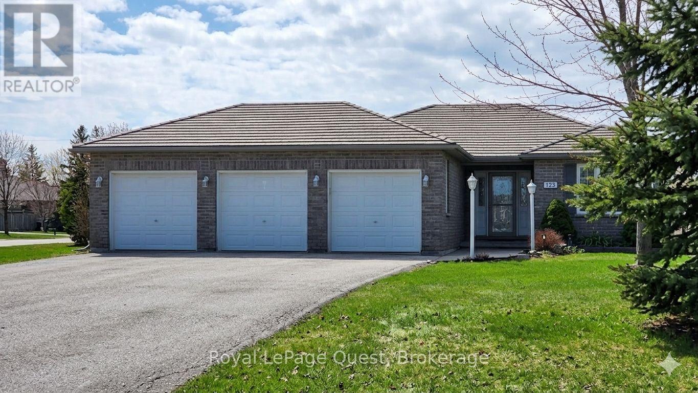 4662 ZACHARY CRESCENT, Ramara, Ontario