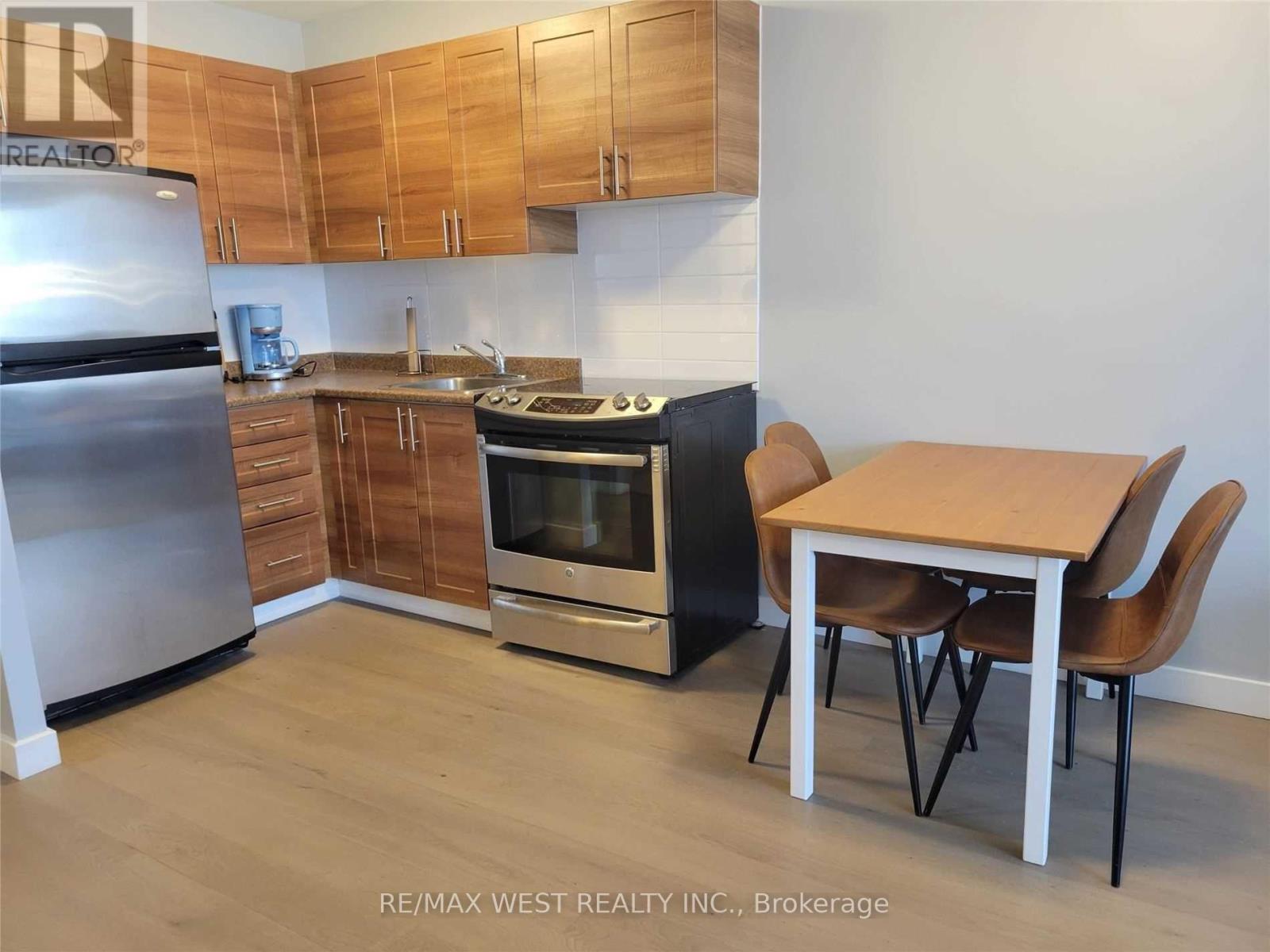 354 Marlee Avenue, Toronto, Ontario  M6B 3H8 - Photo 11 - W12720336