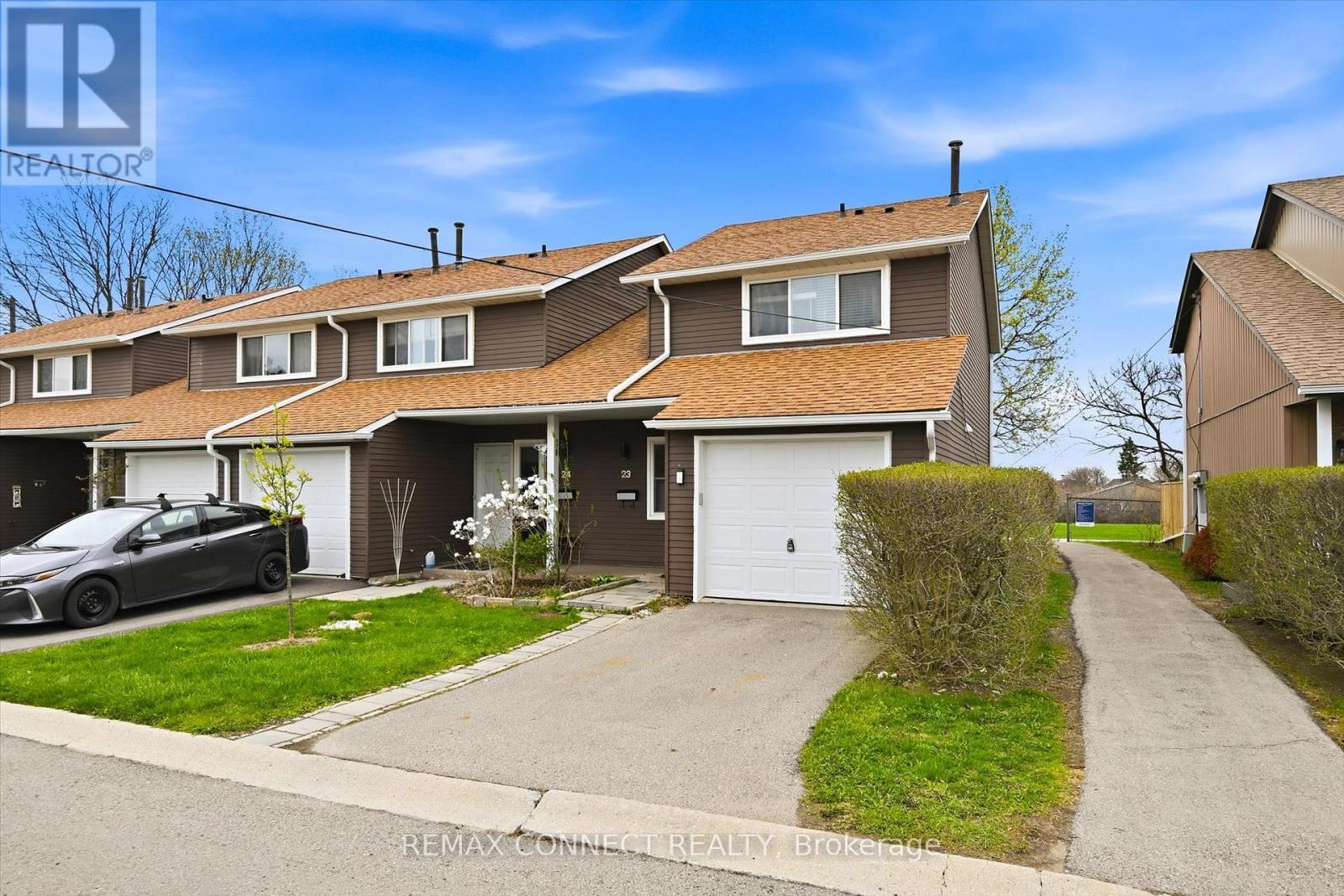 23 - 2185 Fairchild Boulevard, Burlington, Ontario  L7P 3P6 - Photo 2 - W12967266