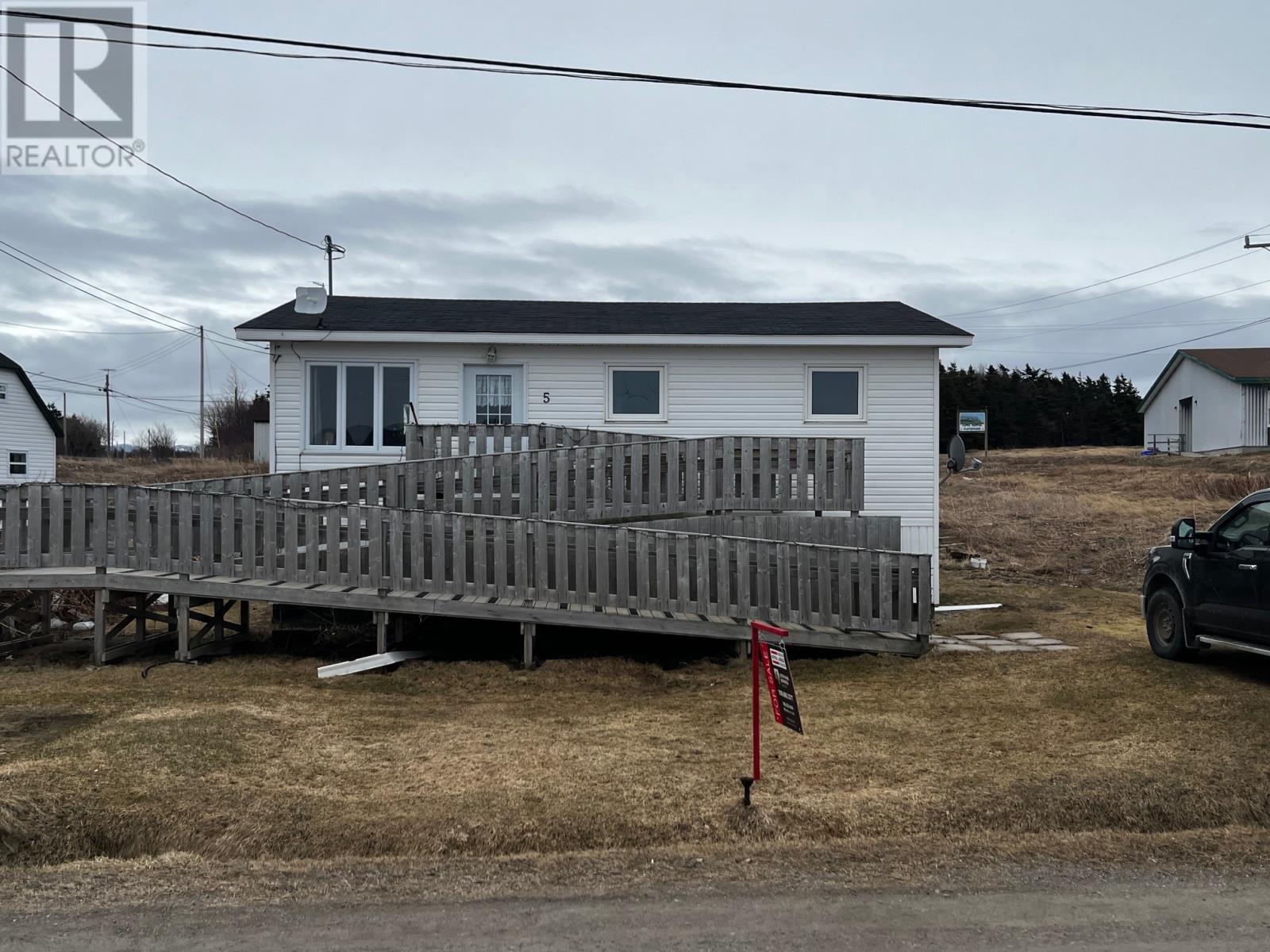 5 Grades Road, Cow Head, Newfoundland & Labrador