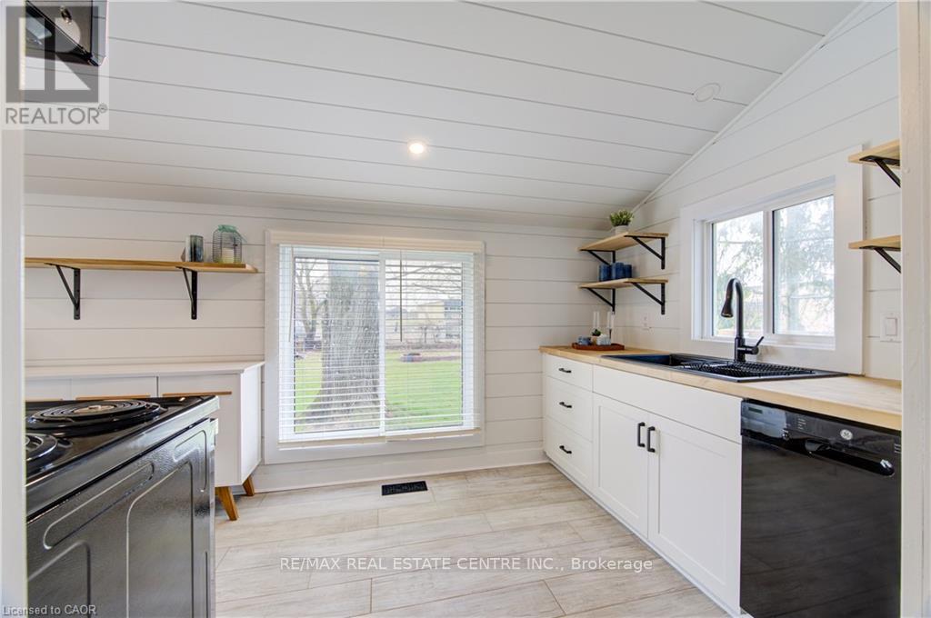 3593 Concession Drive, Southwest Middlesex, Ontario  N0L 1M0 - Photo 21 - X13029230