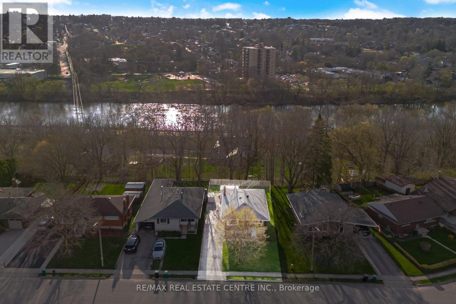 30 Highman Avenue, Cambridge, Ontario  N1R 3L7 - Photo 2 - X13029252