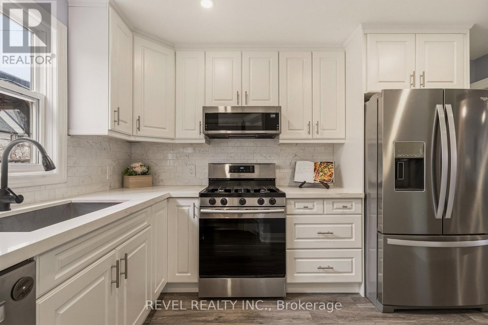 14 Mars Avenue, Hamilton, Ontario  L8L 3V8 - Photo 12 - X13029260