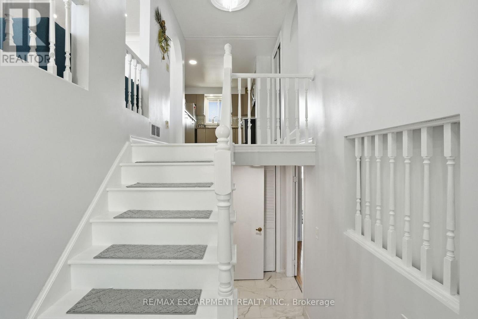 85 Summerlea Drive, Hamilton, Ontario  L8T 4X9 - Photo 6 - X13029264