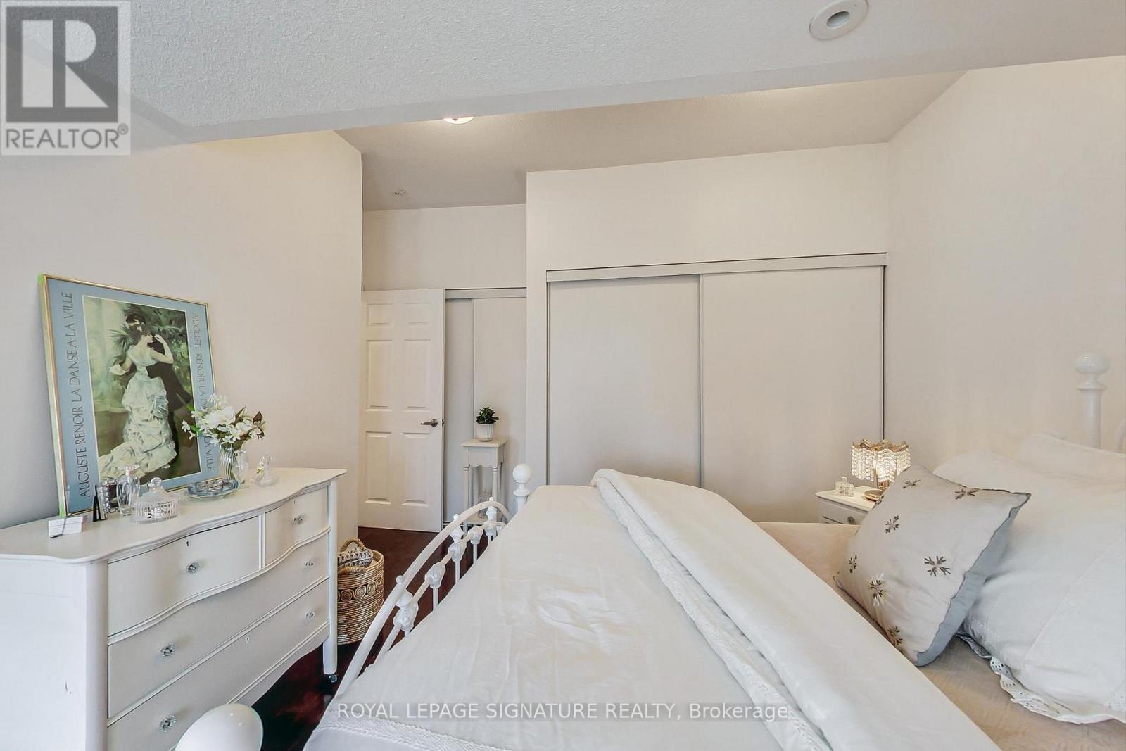 M11 - 539 Jarvis Street, Toronto, Ontario  M4Y 2H7 - Photo 11 - C13029478