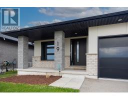 19 BENJAMIN PARKWAY, St. Thomas, Ontario