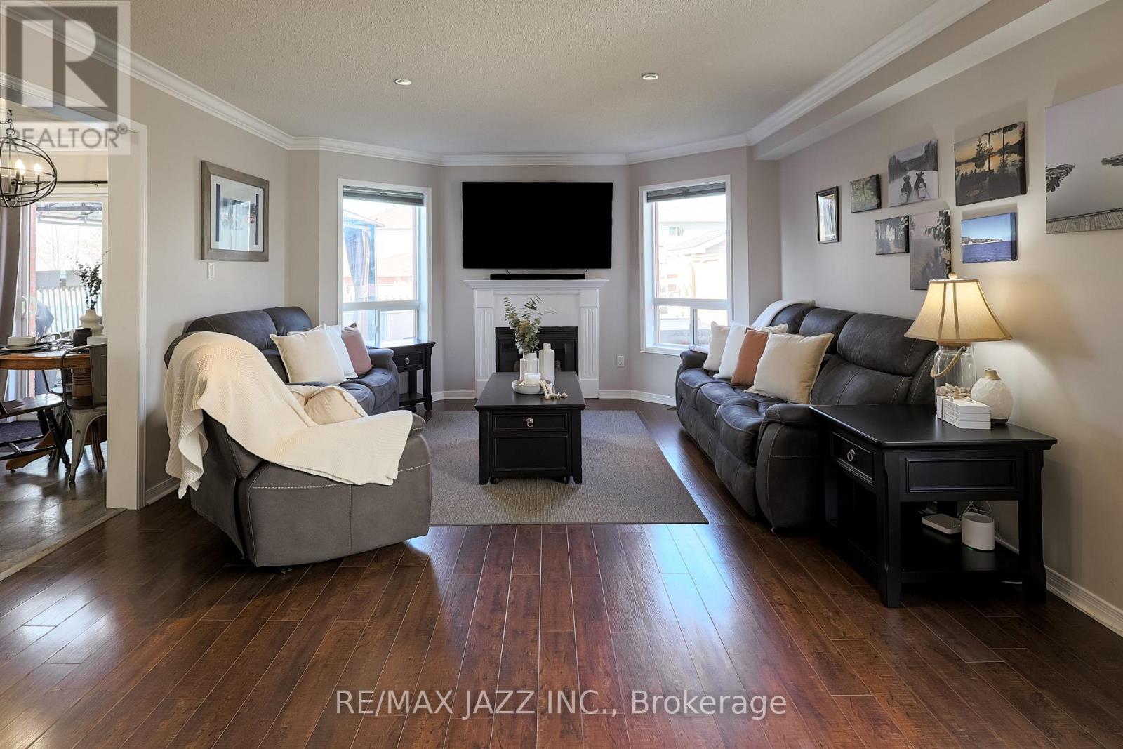 104 Calwell Drive, Scugog, Ontario  L9L 1T7 - Photo 4 - E12948152