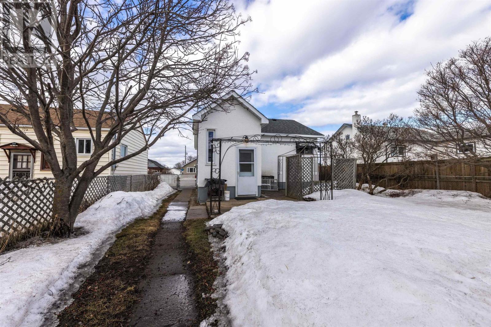 608 Gore St W, Thunder Bay, Ontario  P7E 3S3 - Photo 2 - TB2600696