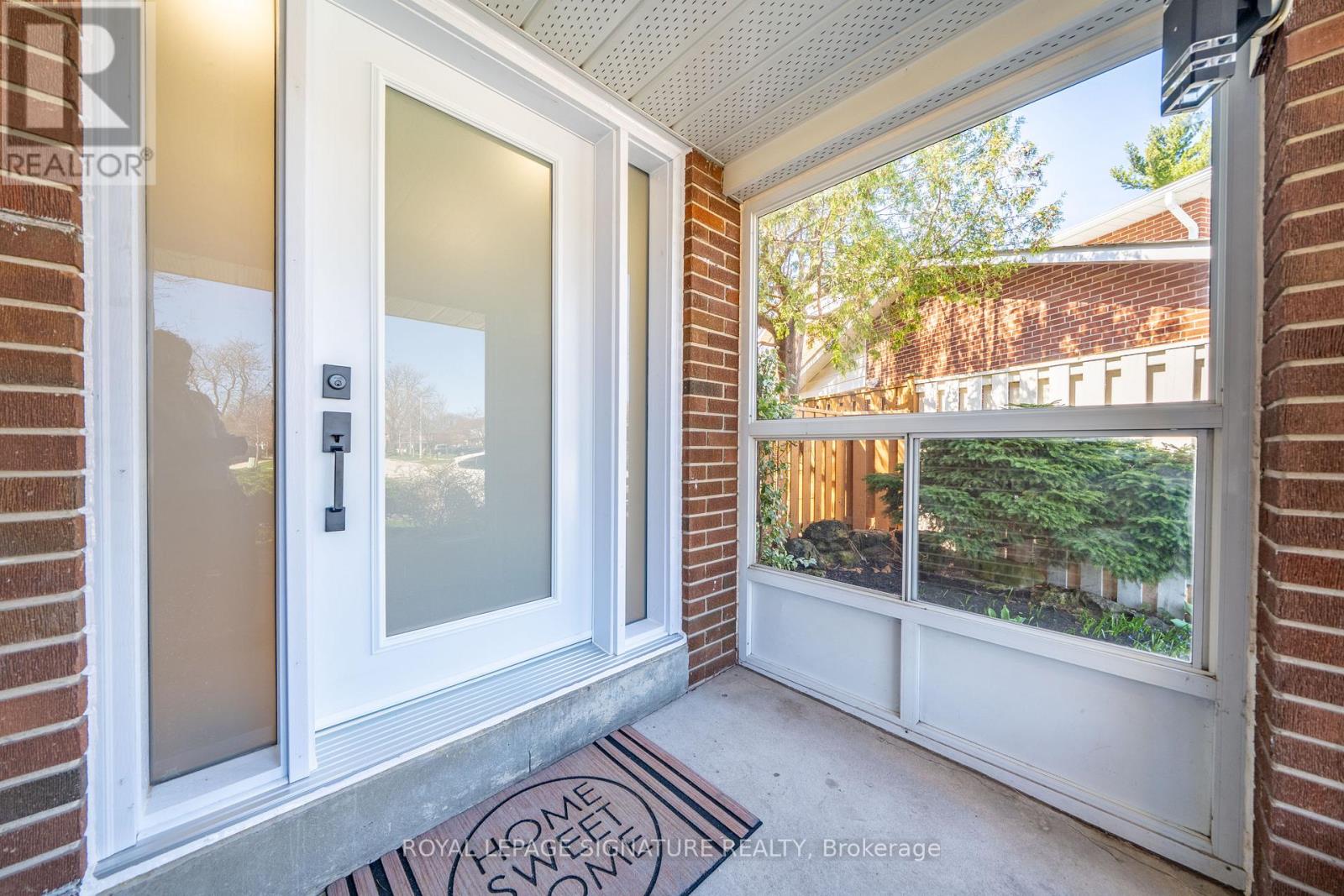 26 Carondale Crescent, Toronto, Ontario  M1W 2B1 - Photo 5 - E13019502