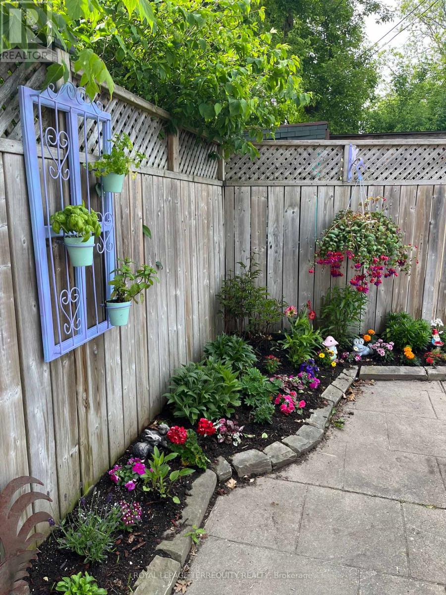 1746 Queen Street E, Toronto, Ontario  M4L 1G7 - Photo 30 - E13028970