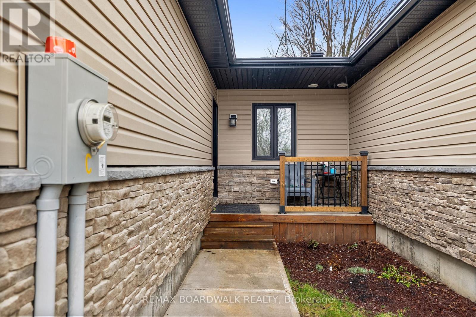 C - 32 DAVID STREET, Edwardsburgh/Cardinal, Ontario