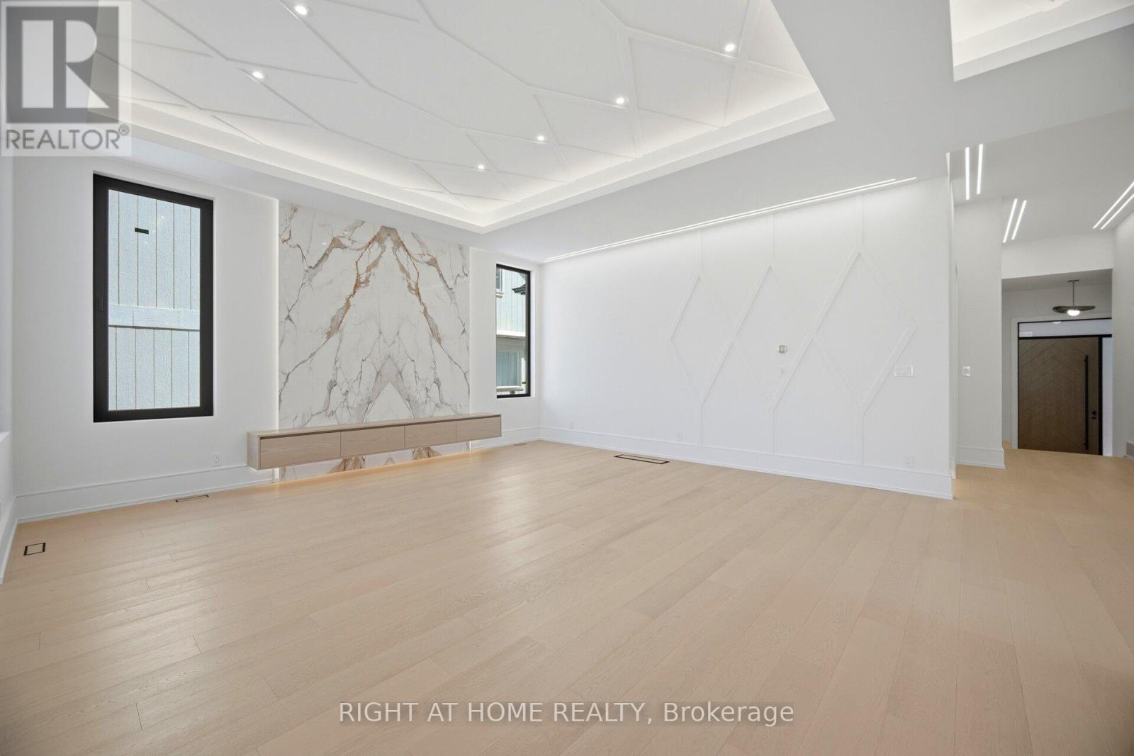 84 Mosley Street, Aurora, Ontario  L4G 1H1 - Photo 12 - N13002254