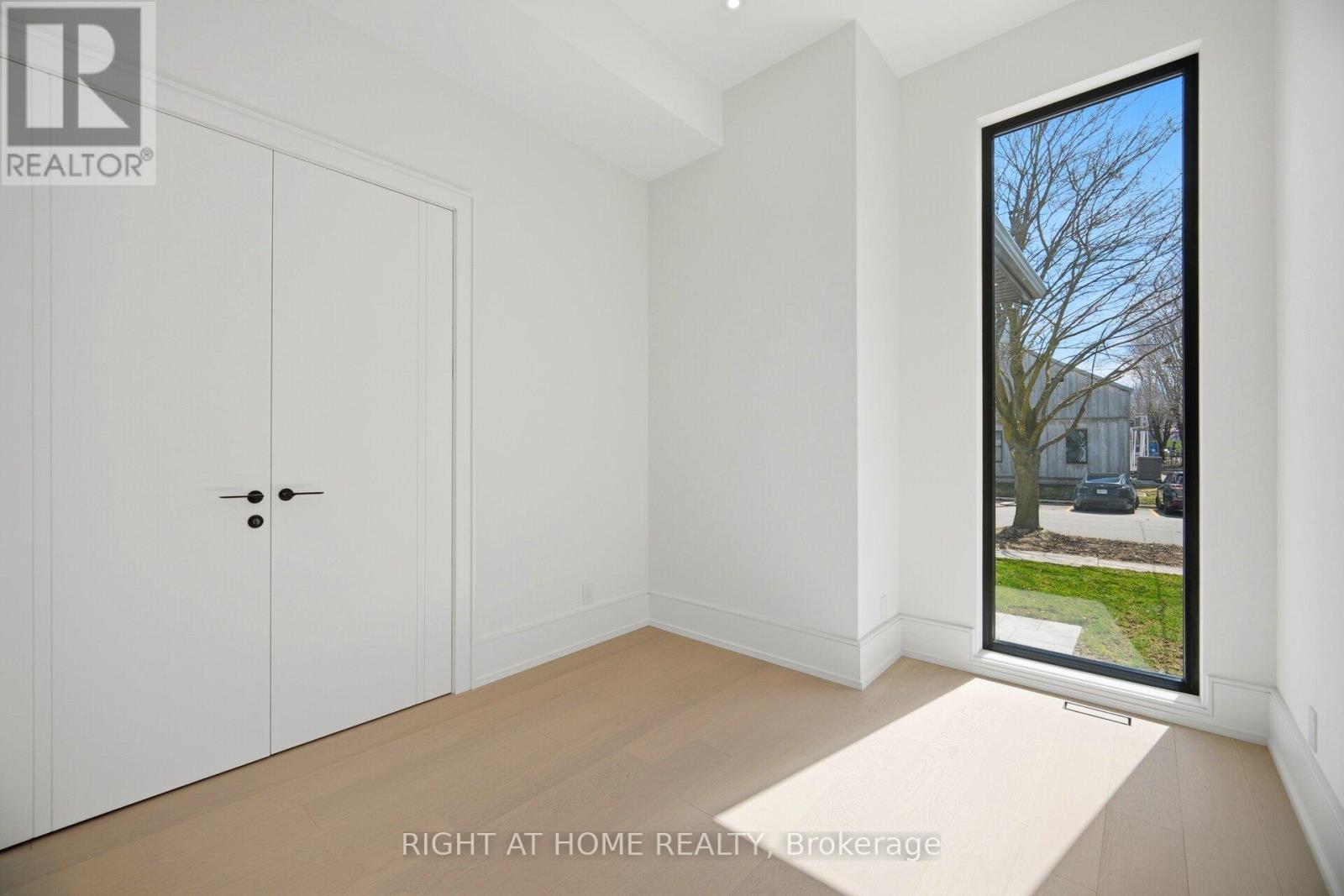 84 Mosley Street, Aurora, Ontario  L4G 1H1 - Photo 6 - N13002254